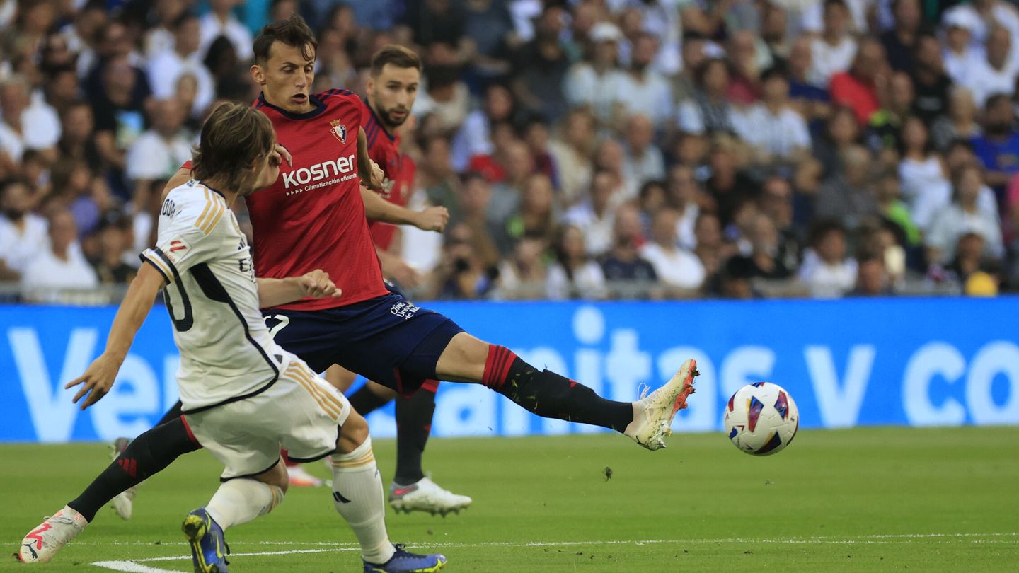 Modric recibió el cariño del Bernabéu. (EFE/Zipi Aragon)