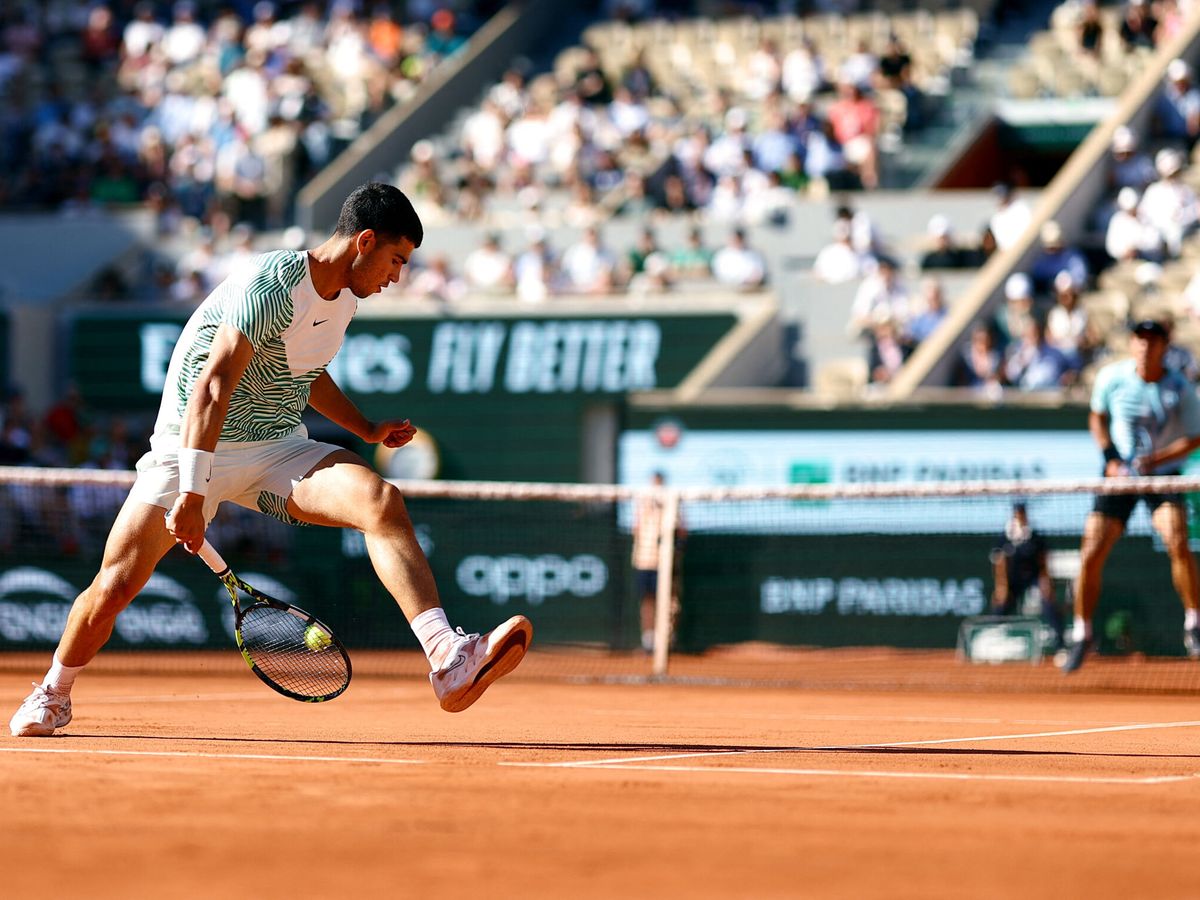 Dos magos en la arcilla de Roland Garros: el espectacular punto que Alcaraz se llevó ante Daniel