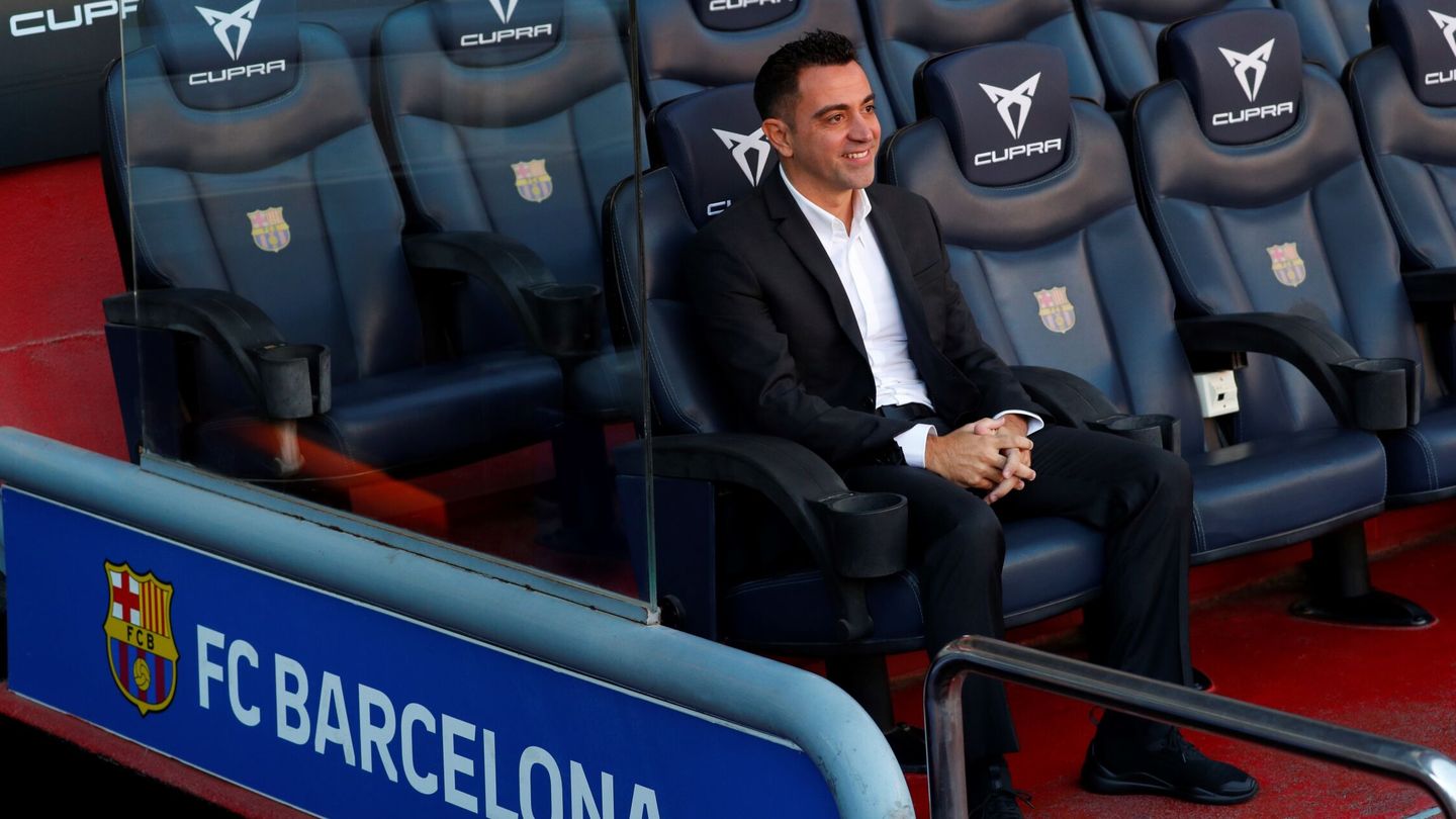 Xavi, en el banquillo, en el día de su presentación como entrenador del Barcelona.