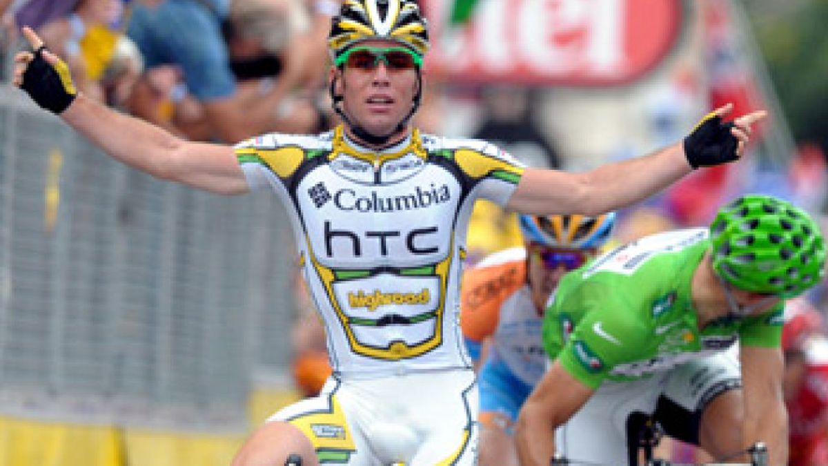 Cavendish gana su tercera etapa con autoridad