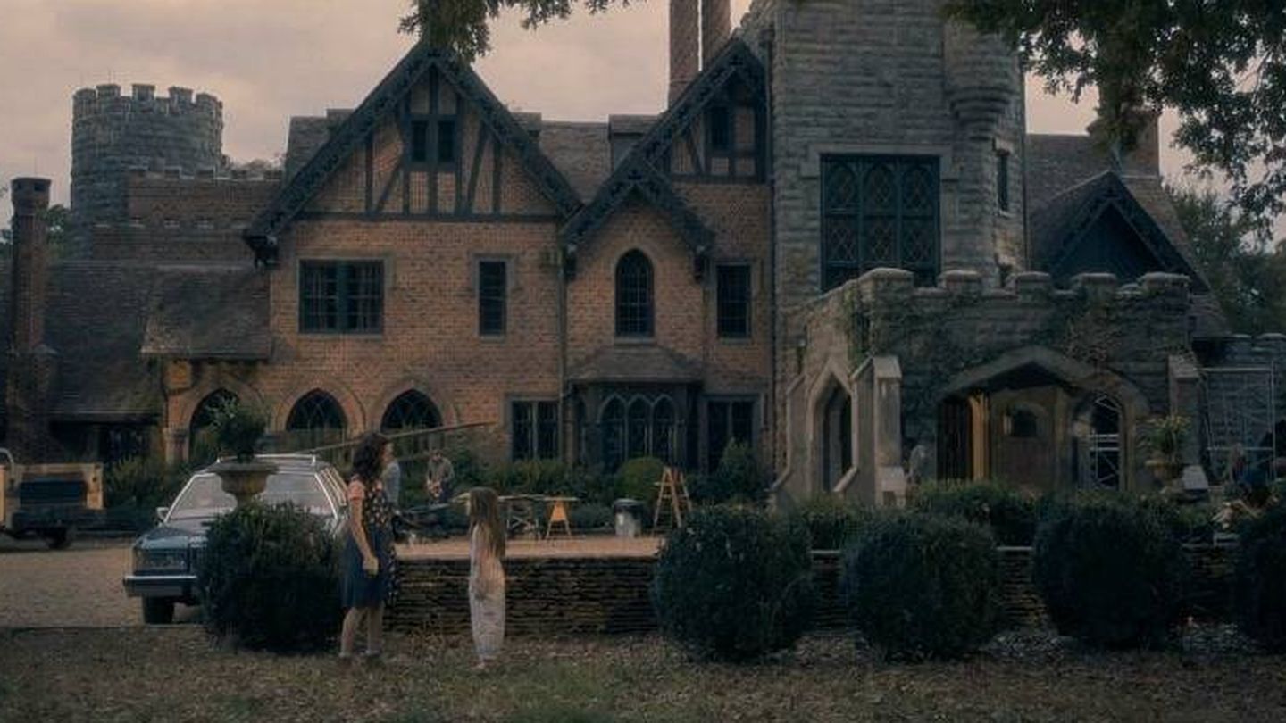 La mansión Bisham Manor, en la serie 'La maldición de Hill House'. (Netflix)