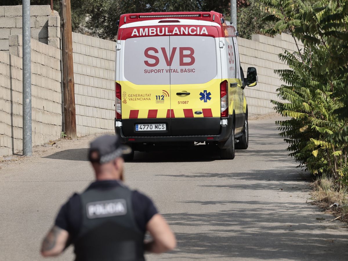 Foto: Una ambulancia en Valencia. (EFE/Ana Escobar)