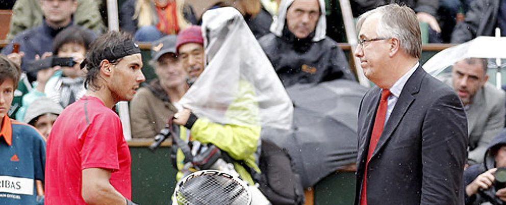 Foto: Nadal explotó contra los responsables de Roland Garros por no parar el partido antes