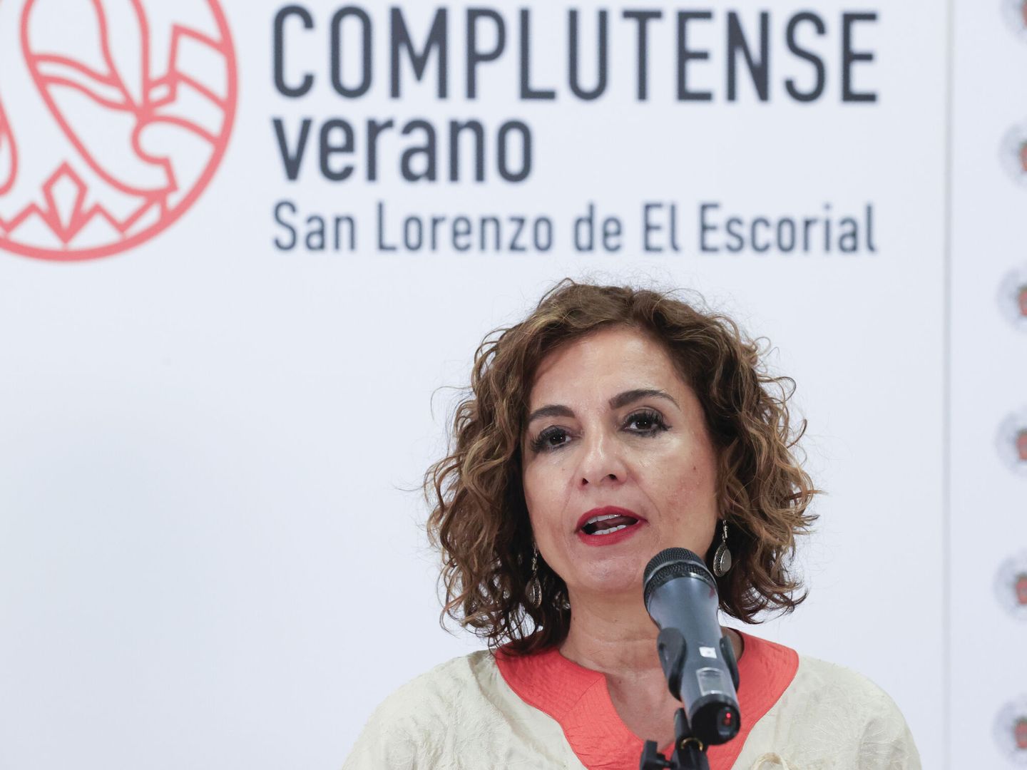 María Jesús Montero, ministra de Hacienda, en un curso de la Universidad Complutense. (EFE)