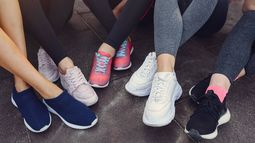 Las Skechers sin cordones que te pones sin agacharte y que se han convertido en el calzado más cómodo para el día a día