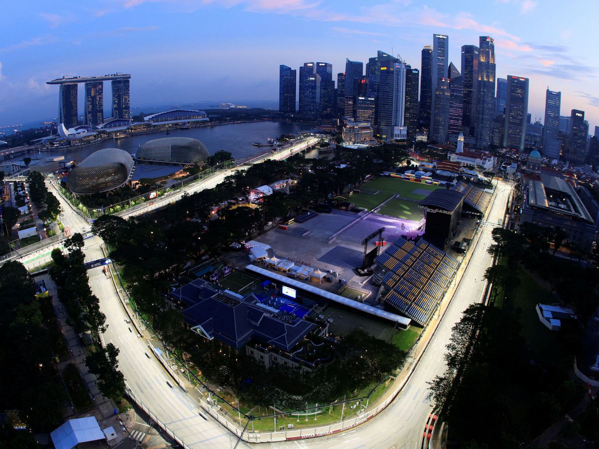 Foto: Carrera F1, GP de Singapur: horario y dónde ver a Fernando Alonso y Carlos Sainz en TV y 'online'. (Reuters/Edgar Su)