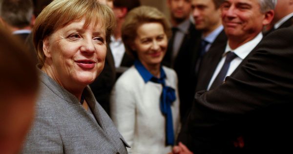 Foto: Merkel comparece en público tras el fracaso de las negociaciones, en Berlín, el 20 de noviembre de 2017. (Reuters)