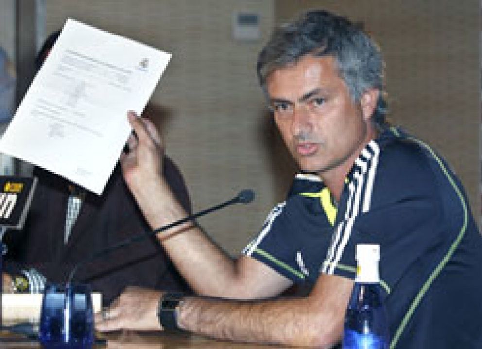 Foto: Mourinho da el caramelo prometido a la Prensa con el 'once' y vuelve a dejar fuera a Pedro León