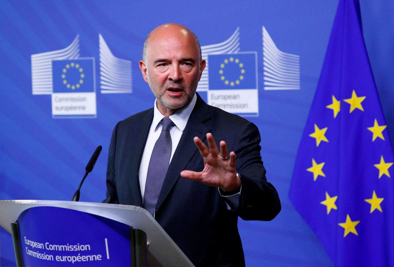 Moscovici ha reaccionado ya, advirtiendo a Roma de que este movimiento incumple las normas europeas (REUTERS)