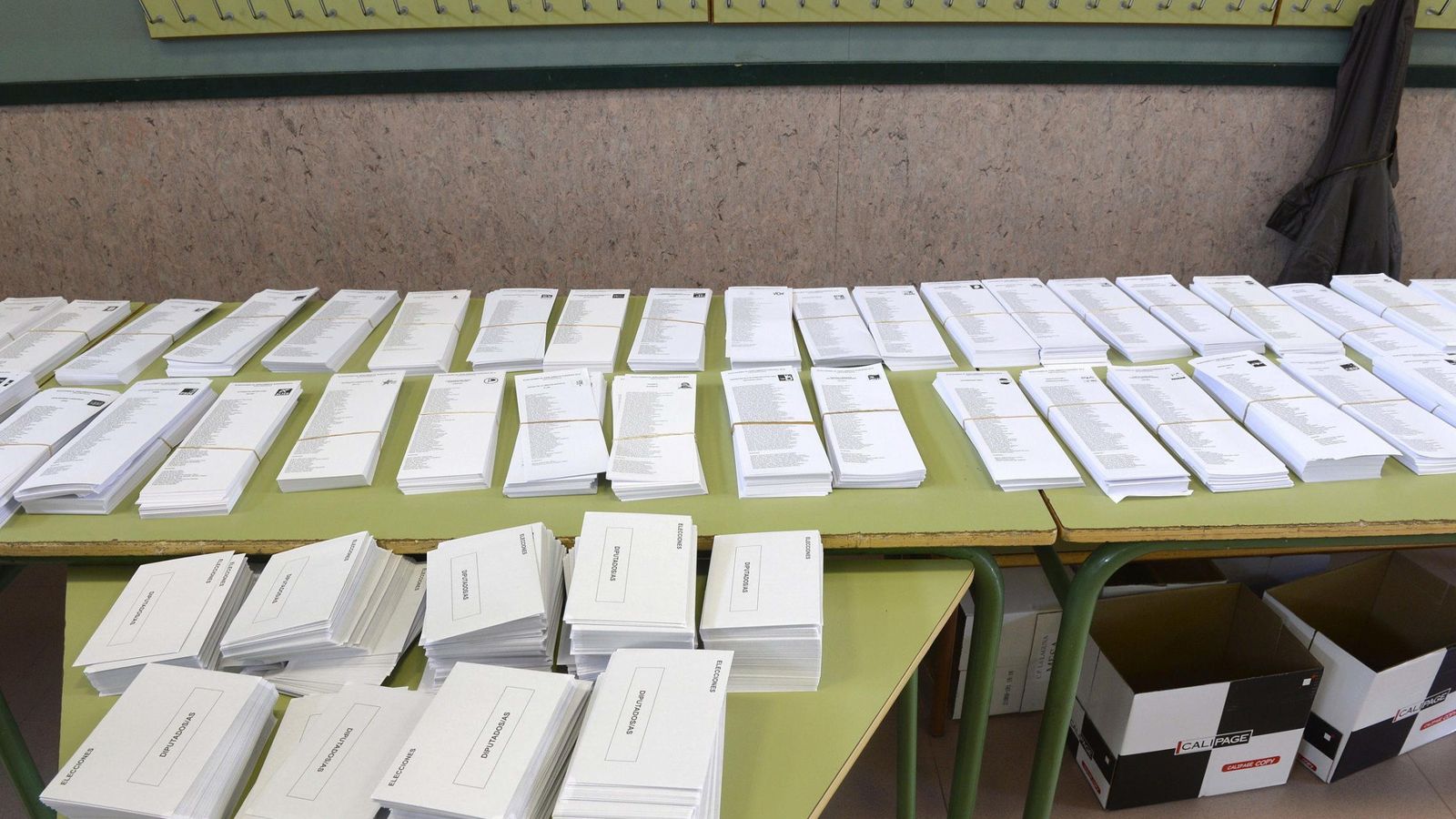 Foto: Vista de las papeletas de las elecciones europeas de mayo de 2014. (Efe)