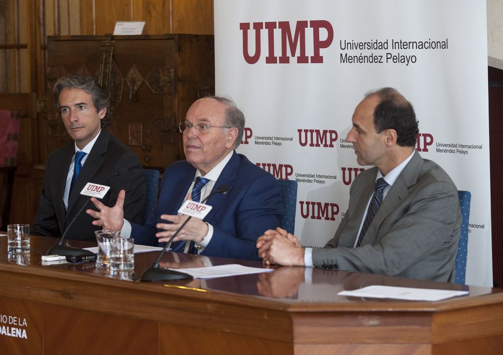 Foto: El rector de la UIMP, César Nombela (c), el presidente cántabro (d) y el alcalde de Santanader (i).