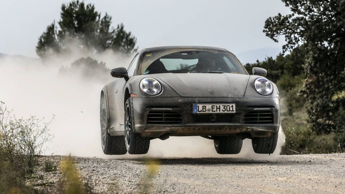 Según Porsche, la solidez del bastidor del 911 es una garantía incluso en los saltos.