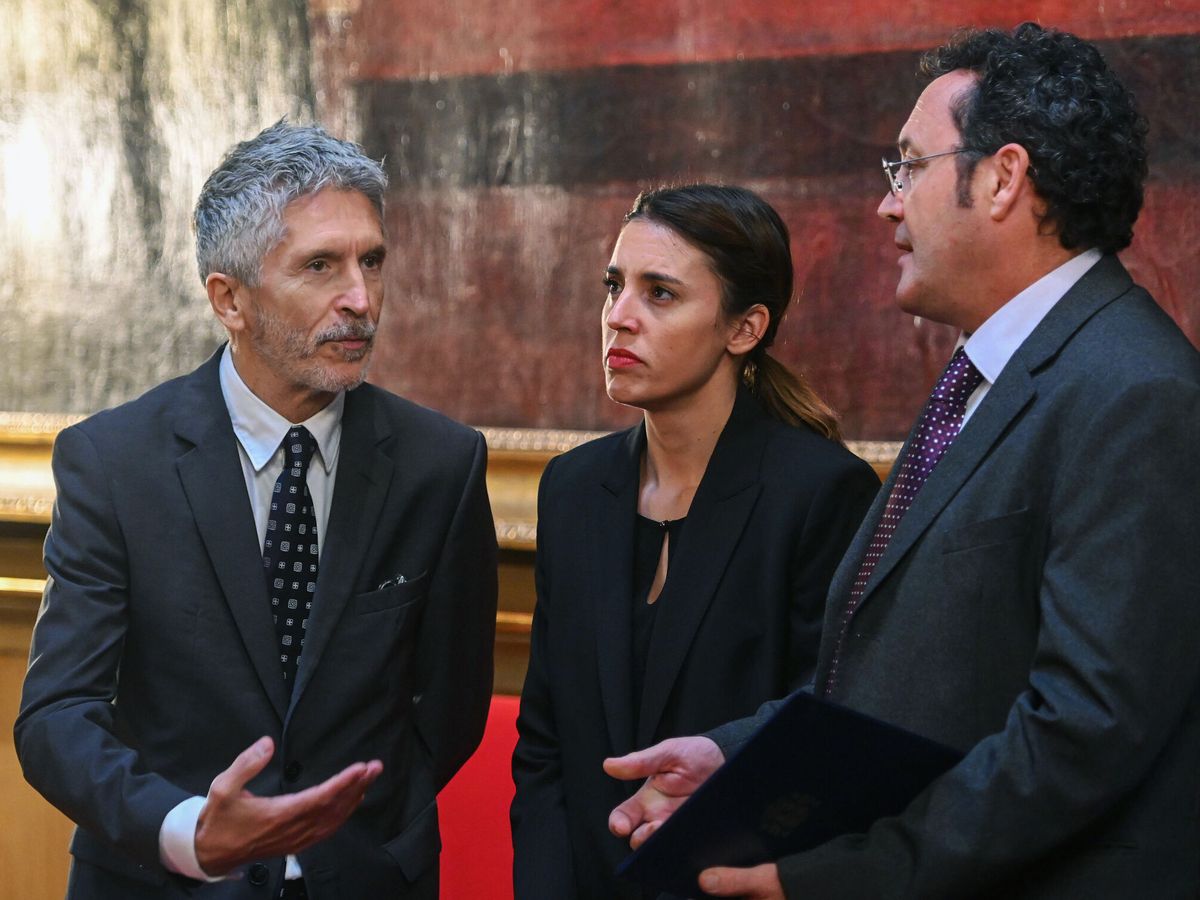 Foto: El ministro del Interior, Fernando Grande-Marlaska (i), la ministra de Igualdad, Irene Montero (c), y el fiscal general del Estado, Álvaro García Ortiz. (EFE/Fernando Villar)