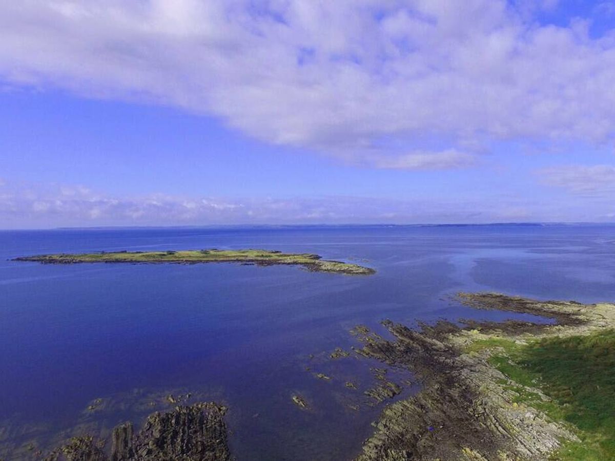Foto: Barlocco, una isla escocesa a la venta por menos de 200.000 euros que busca comprador.(Galbraith)