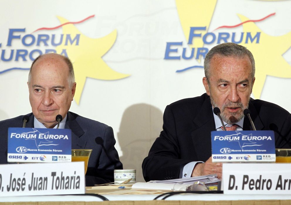 Foto: El presidente del Instituto de Estudios Sociales, Pedro Arriola (d), y el de Metroscopia, José Juan Toharia (Efe)