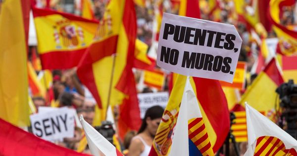Foto: Manifestación por la unidad de España con motivo del 12 de octubre.