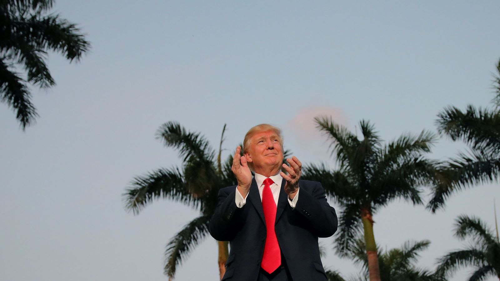 Foto: Donald Trump, en Florida durante la Super Bowl. (Reuters)
