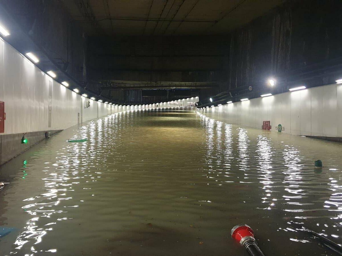 Foto: Túnel de la M-30 afectado esta mañana en Madrid. (Twitter/Emergencias Madrid)