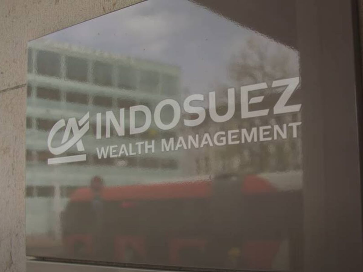 Foto: Logo de Indosuez Wealth Management a la entrada de sus oficinas