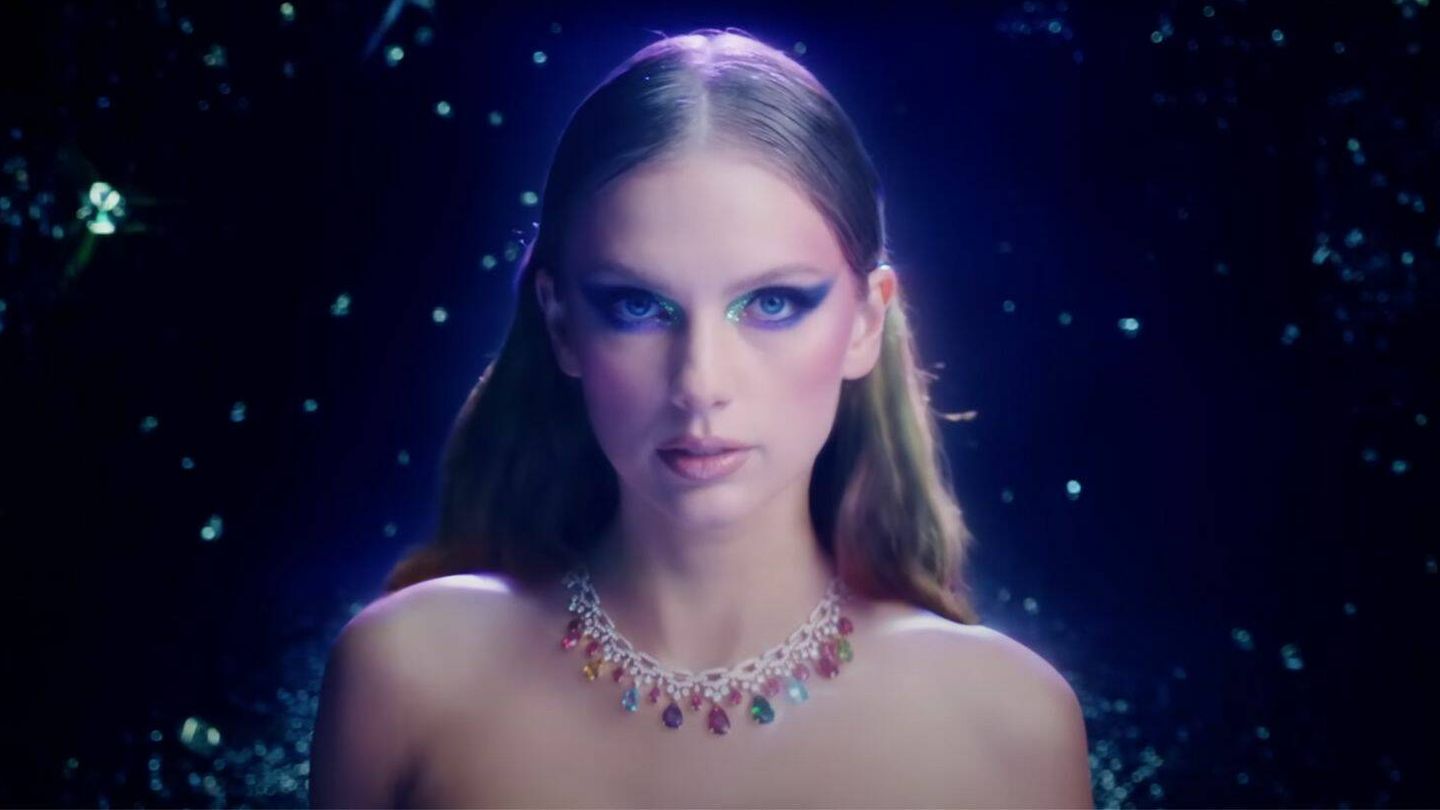 Taylor Swift en el videoclip de ‘Bejeweled’.