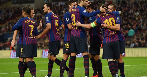 Foto: Los jugadores del FC Barcelona celebran un gol (EFE)