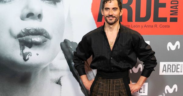 Foto: Paco León, en la premiere de 'Arde Madrid'. (Movistar )