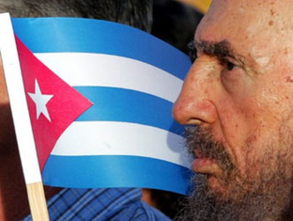 Foto: Raúl Castro ofrece la paz al sucesor de Bush