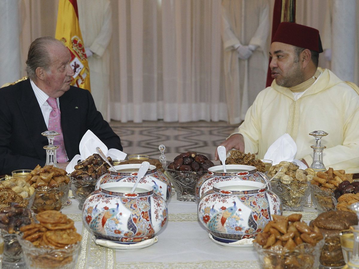 Foto: El rey Juan Carlos y el rey Mohamed VI de Marruecos en una cena oficial en 2013. (EFE)