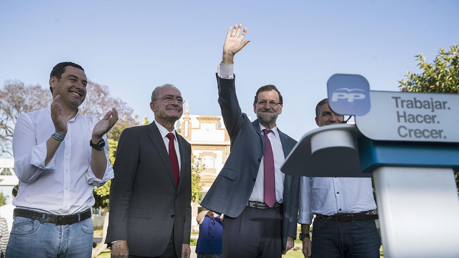 Foto: El presidente del Gobierno, Mariano Rajoy (2d), junto al presidente del PP en Andalucía, Juanma Moreno (i); el alcalde de Málaga, Francisco de la Torre (2i). (EFE)