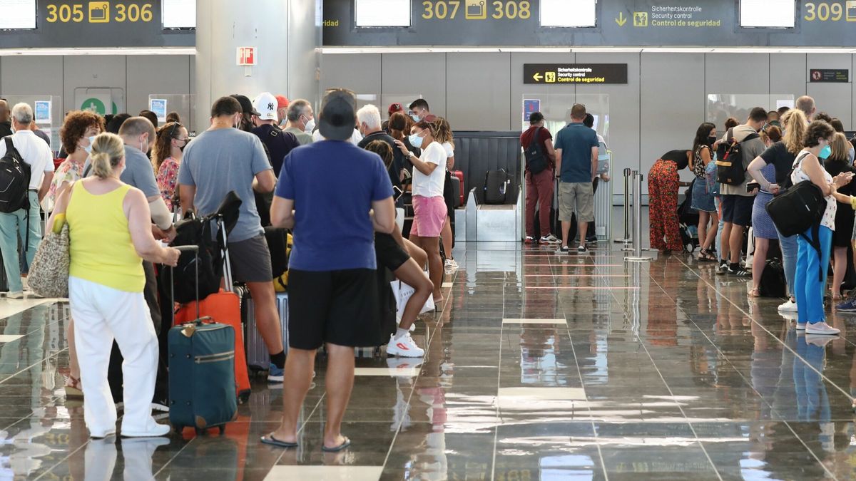 IAG celebra con subidas del 8% en bolsa el adiós a viajar con el pasaporte covid en la UE