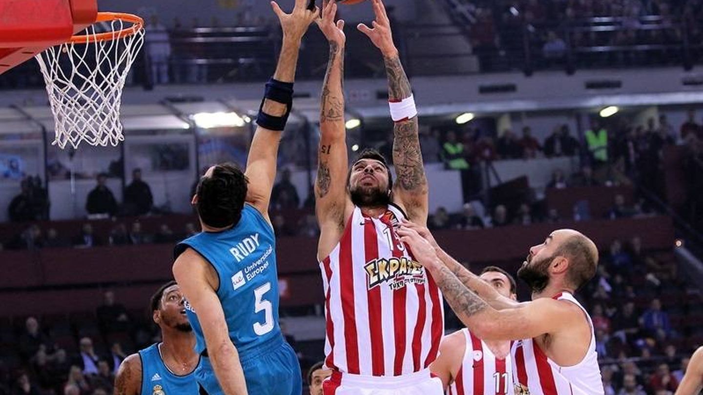 Giorgios Printezis fue el mejor jugador del Olympiacos con 21 puntos. (Euroleague)