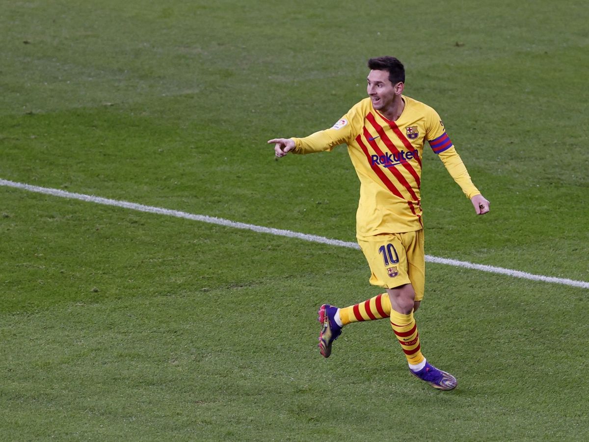 Foto: Leo Messi celebra su gol al Athletic Club en San Mamés. (EFE)