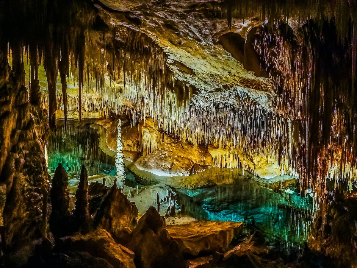 Foto: Las cuevas del Drach en Mallorca (Fuente: iStock)