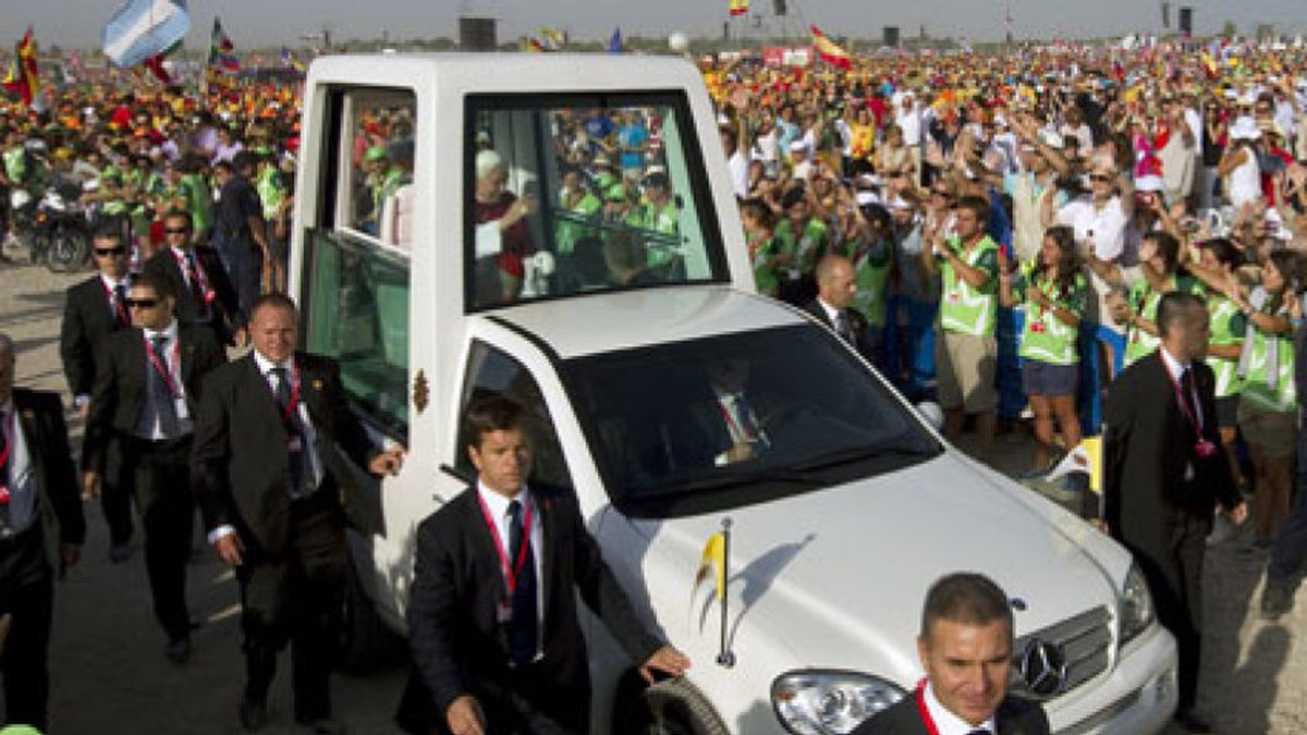 Millón y medio de personas acompañan al Papa en Cuatro Vientos