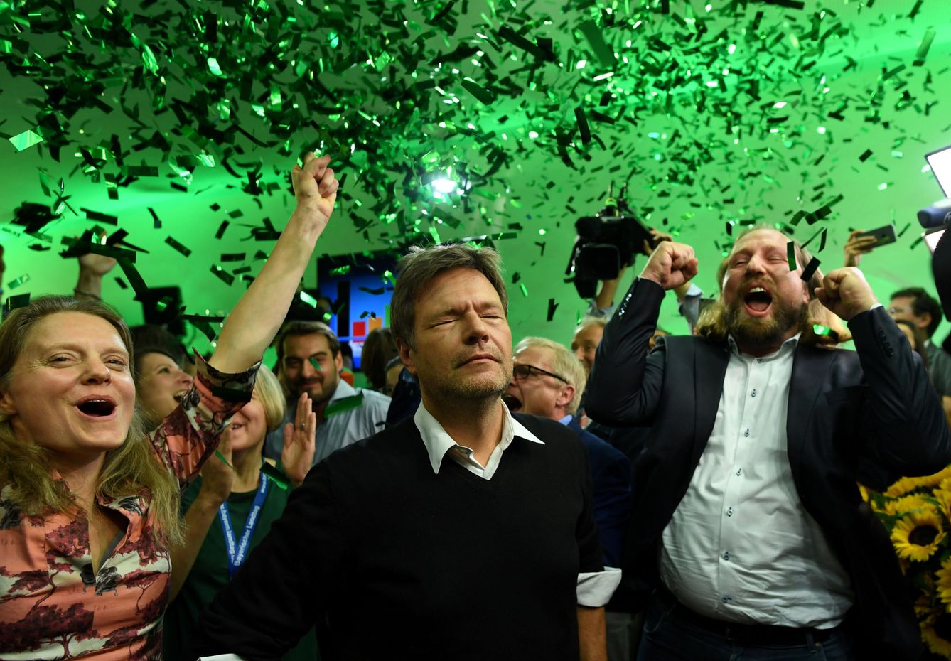 Los Verdes celebran su triunfo, que les coloca como segunda fuerza en el próspero 'Land' germano. (EFE)
