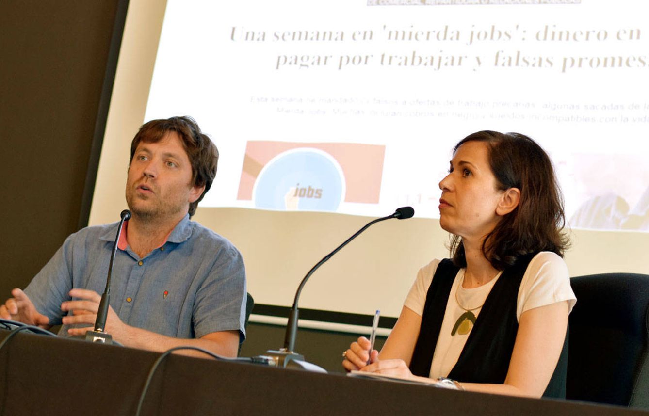 Ángel Villarino, adjunto al director de El Confidencial, y Ángeles Caballero, columnista. (Roberto Martín)