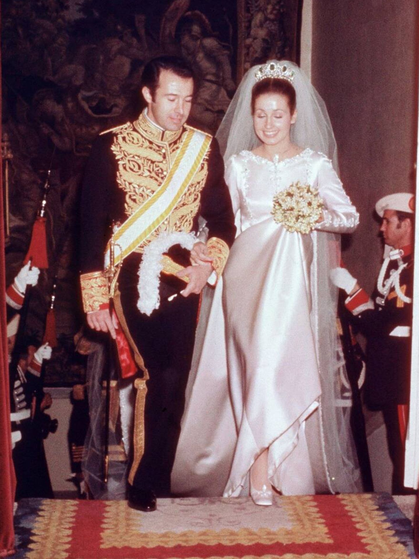 Alfonso de Borbón y Dampierre y Carmen Martínez-Bordiú en su boda. (Gtres)