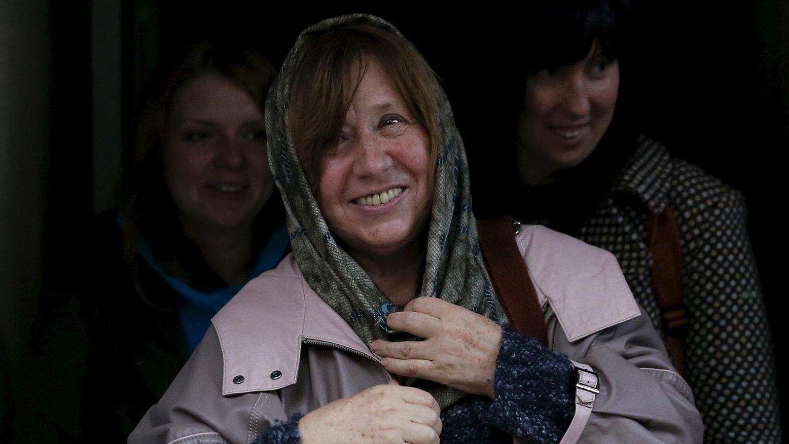 Foto: Svetlana Alexievich este jueves en Minsk tras conocer la noticia (REUTERS/Vasily Fedosenko)