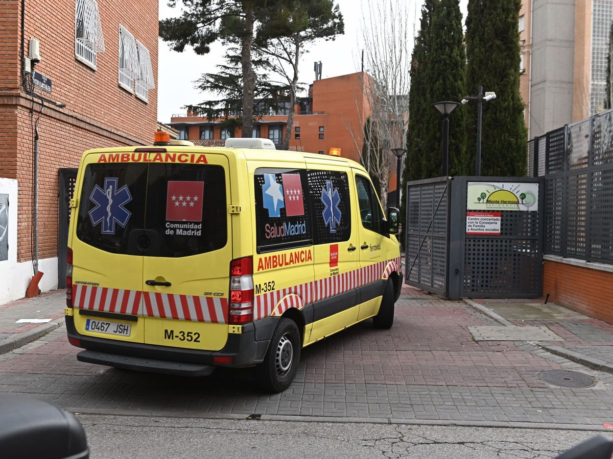 Foto: Ambulancia en Madrid. (EFE/Fernando Villar)