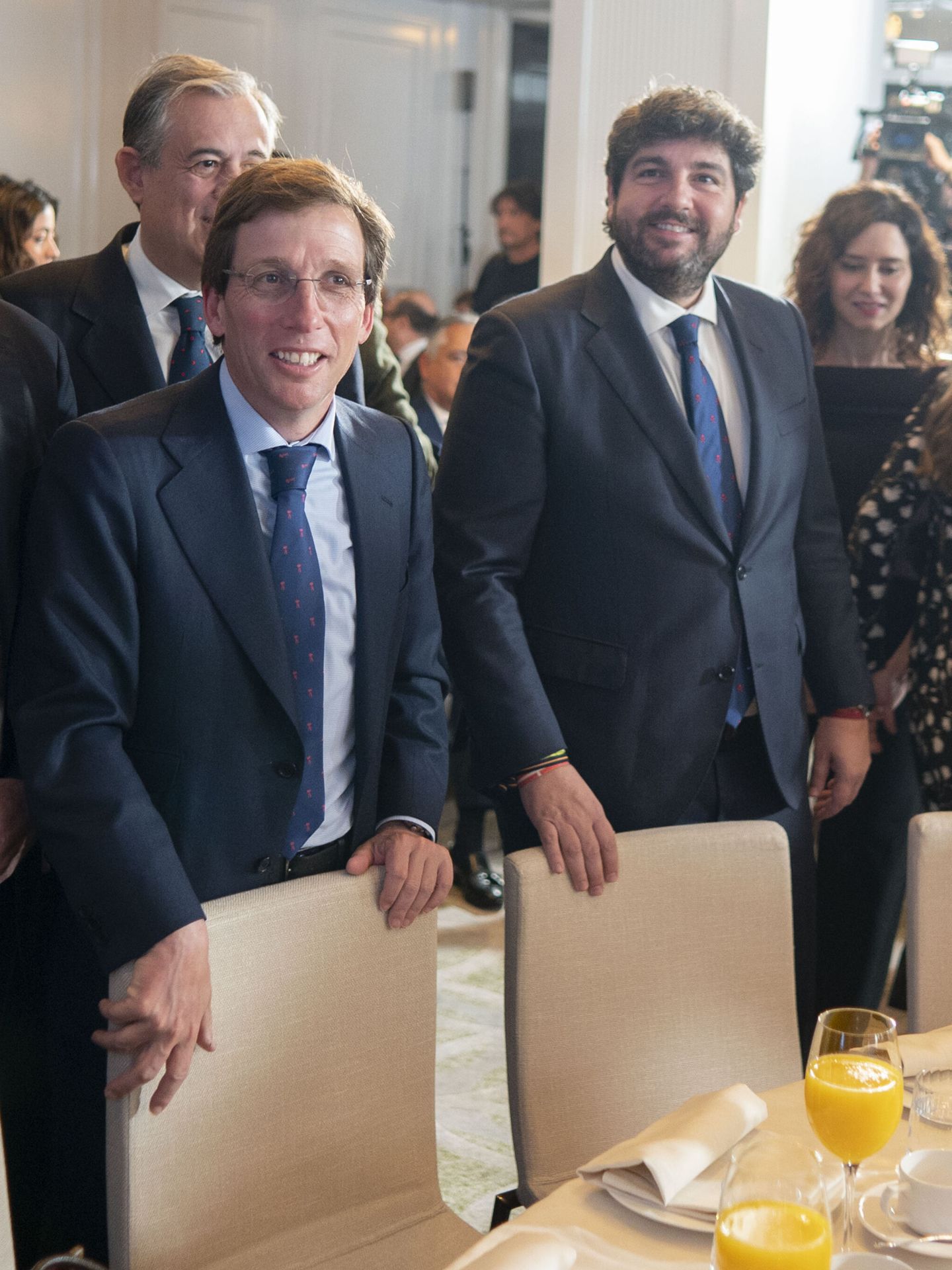 El alcalde de Madrid, José Luis Martínez-Almeida, y el presidente de la Región de Murcia, Fernando López Miras. (Europa Press/Alberto Ortega)
