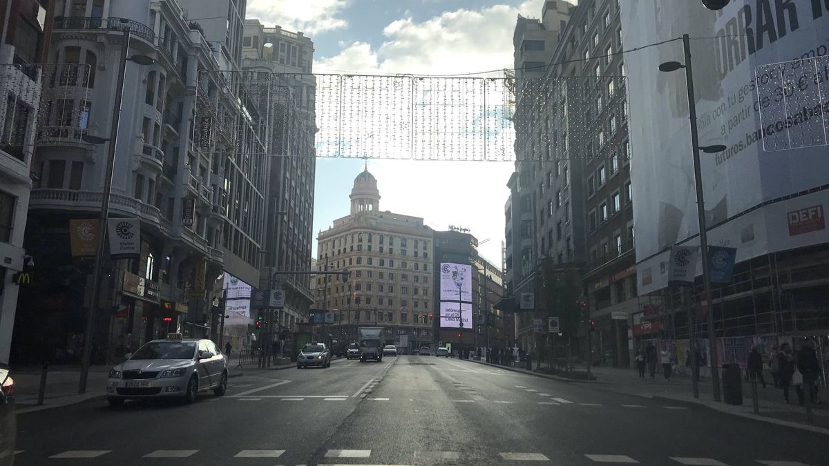 Día 1 en Madrid Central: 'autogestión' sin agentes, menos tráfico privado, mucho taxi...
