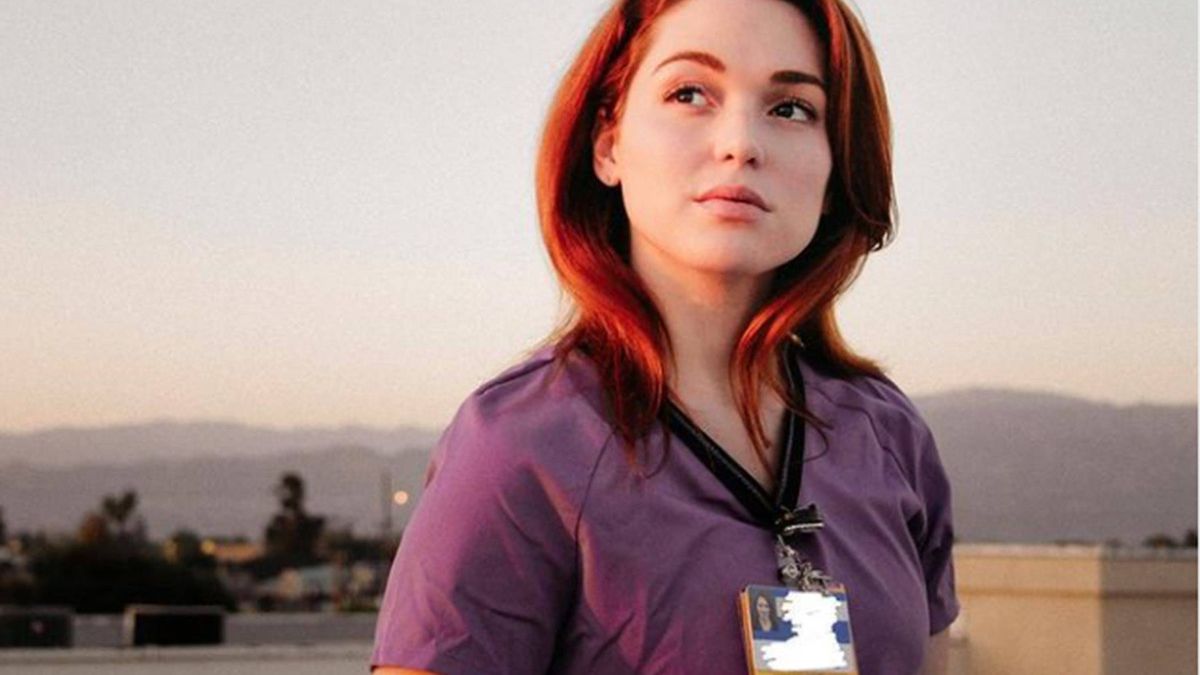 Jennifer Stone, amiga de Selena Gomez, conciencia sobre su labor como enfermera
