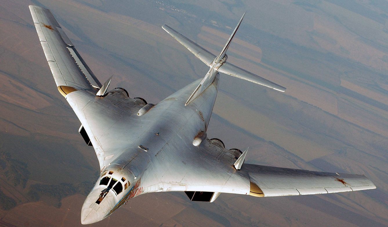 El bombardero Tu-160 Blackjack utilizado por Rusia en una de sus pruebas de la FOAB.