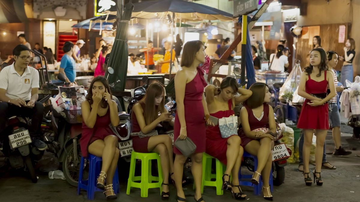 Explotación sexual voluntaria: el país que 'exporta' chicas de compañía a toda Asia