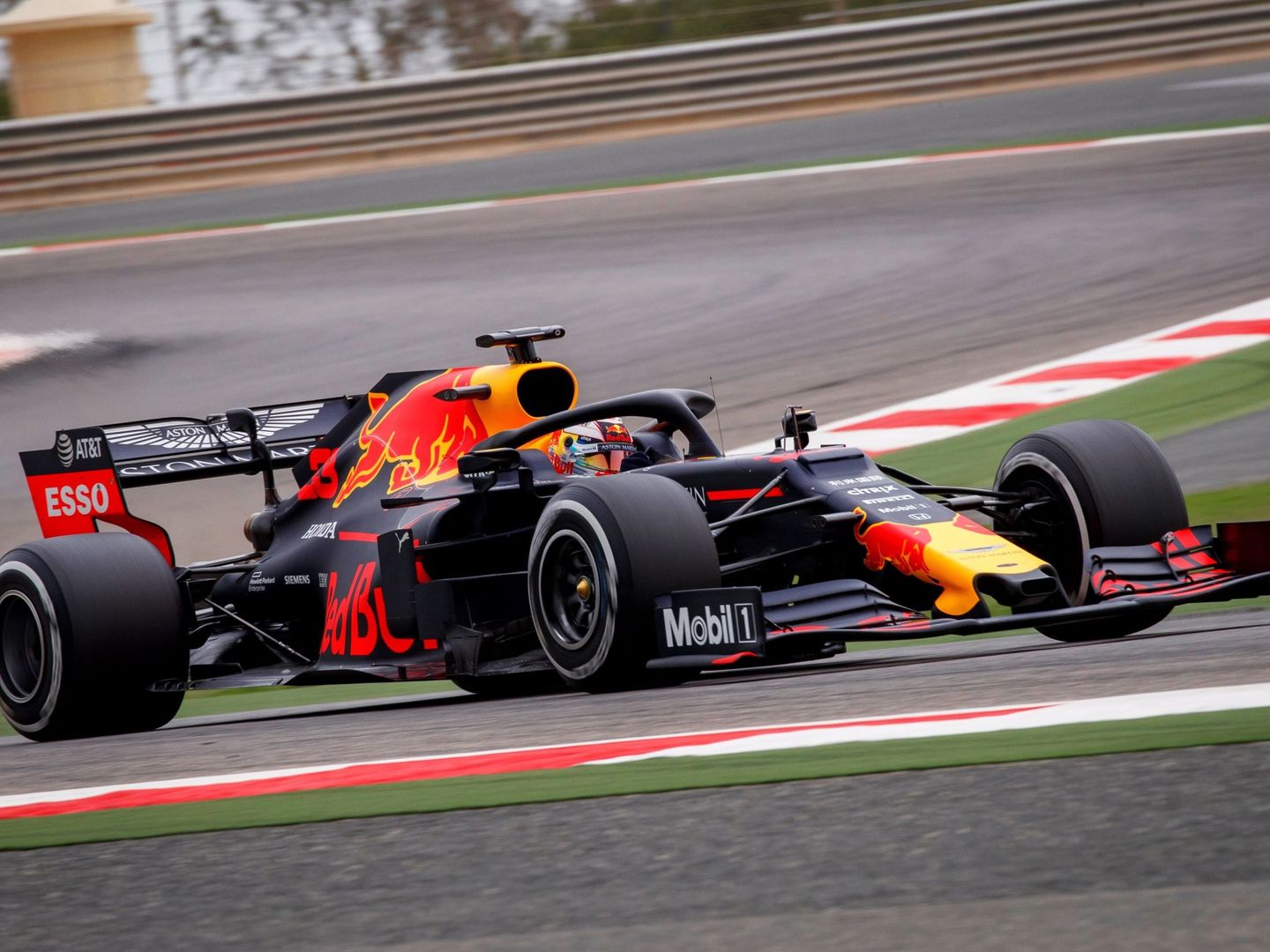 Verstappen, durante los test posteriores al Gran Premio de Baréin. (EFE)