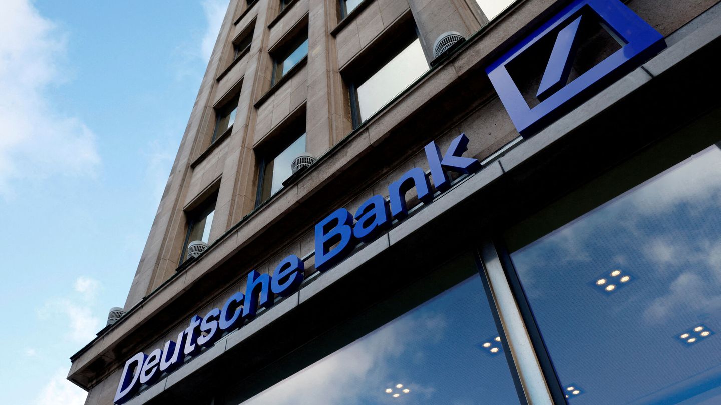 Logo de Deutsche Bank en una de sus oficinas
