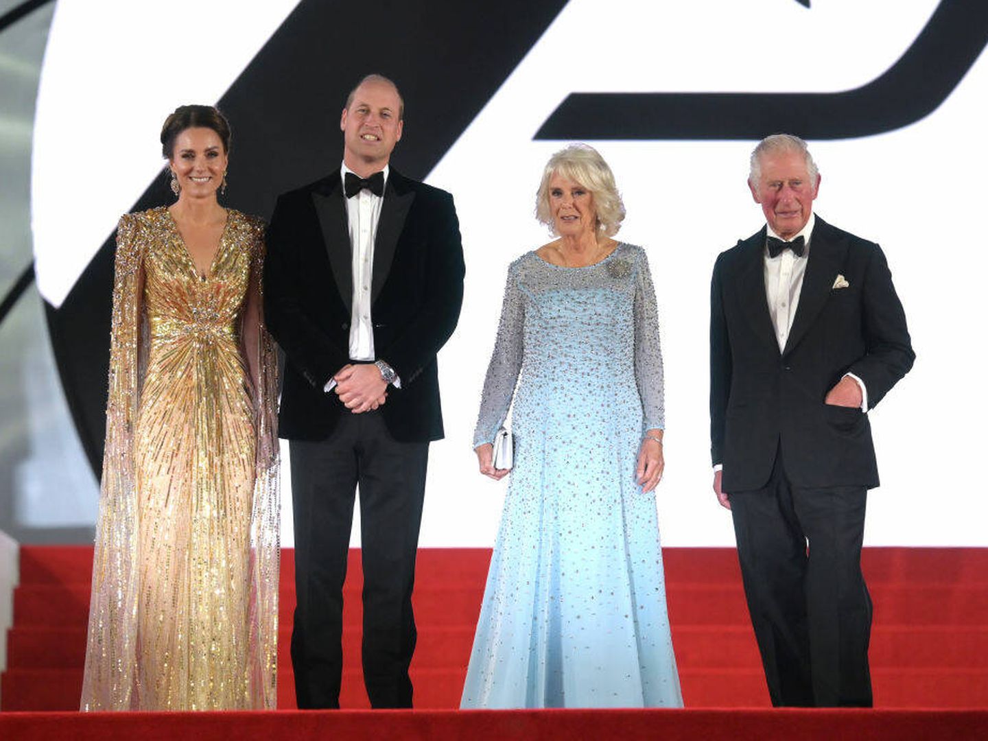 El look de Kate Middleton en el estreno de 'No Time to Die' causó sensación en el mundo de la moda. (Getty/Gareth Cattermole)
