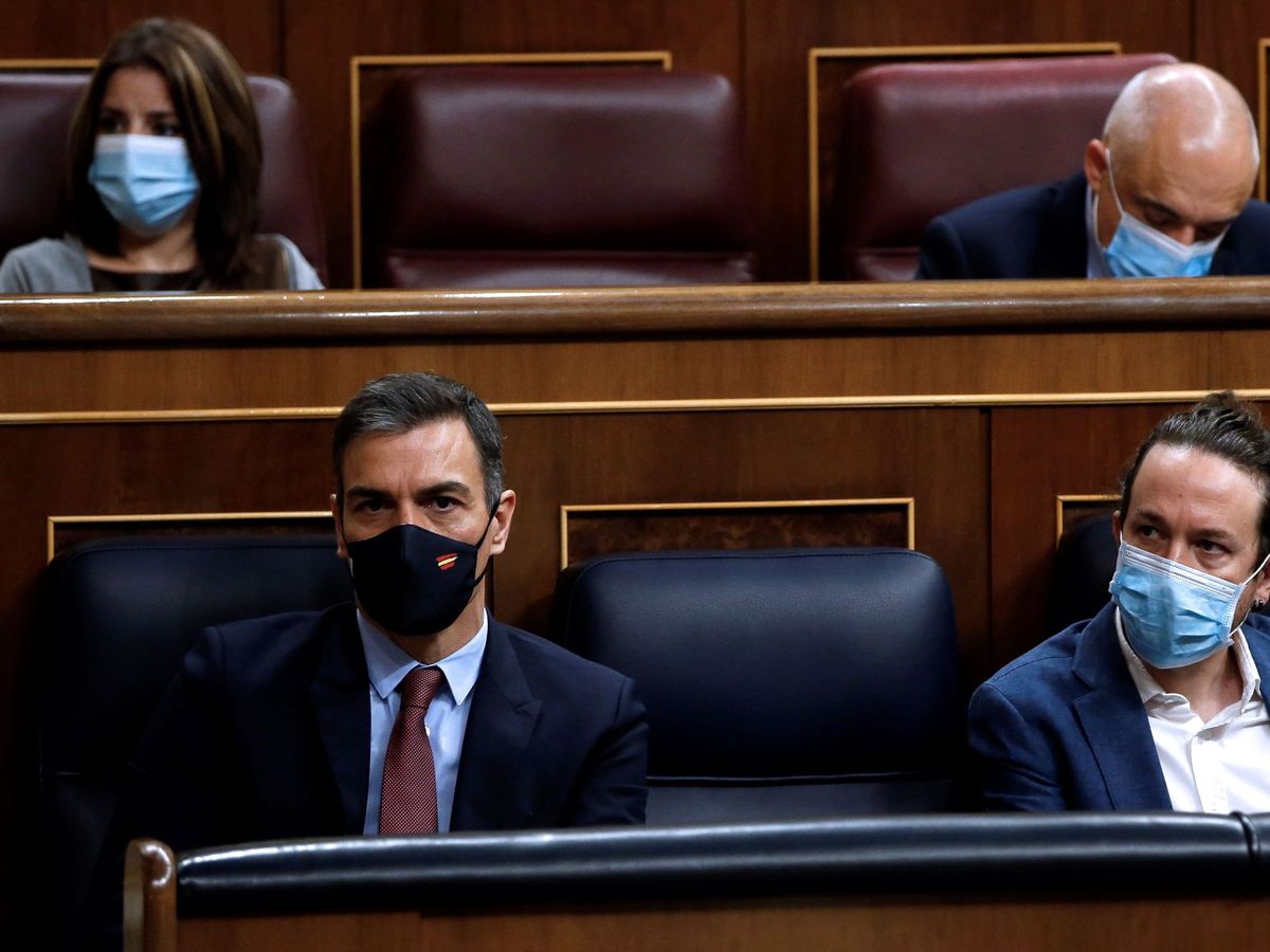 Foto: Pedro Sánchez y Pablo Iglesias, en el Congreso de los Diputados. (EFE)