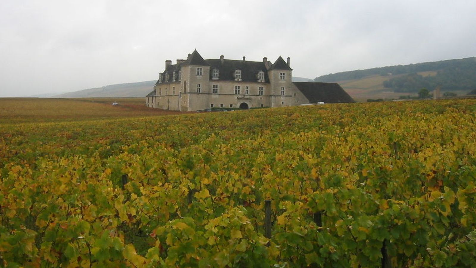 Foto: El Château du Clos de Vougeot, la morada 'tastevin'. (Wikipedia)