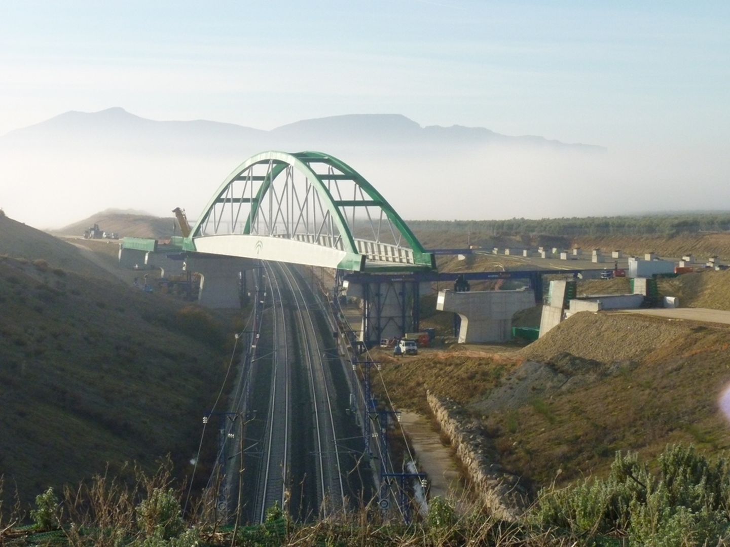 Viaducto del Eje Ferroviario Transversal en la provincia de Málaga que nunca llegó a utilizarse. (EFE)